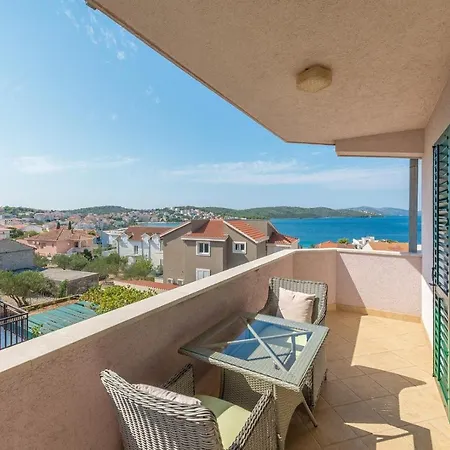 Guest house Apartments Ivana-Mira Okrug Gornji