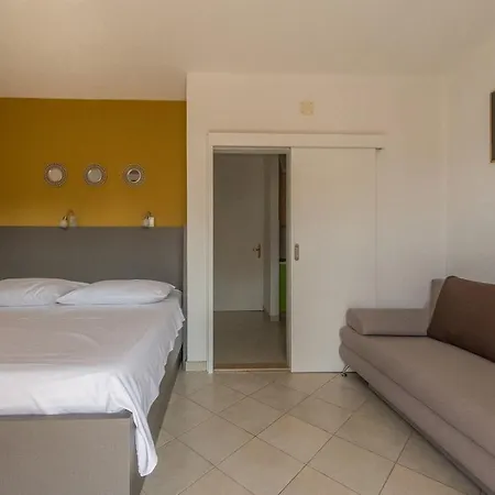 Apartments Ivana-Mira Okrug Gornji