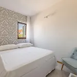 Ivana-mira